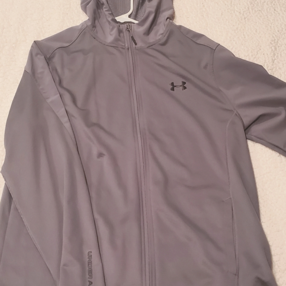 Men's XL Under Armor zip up hoodie